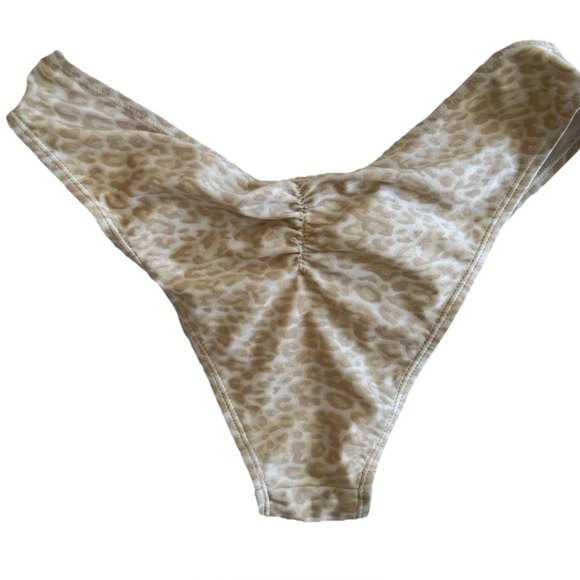 KENDALL & KYLIE | Gold Leopard Print Ruched Bikini Bottom Beachy Summer | Size L - Picture 8 of 8